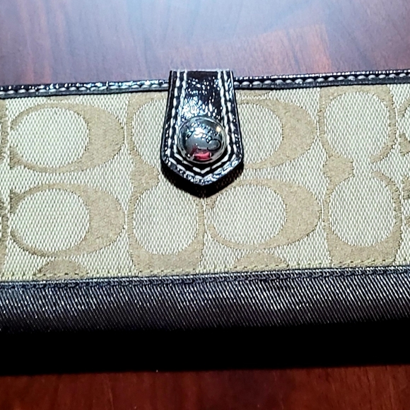Coach wallet - Picture 1 of 3